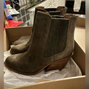 Sofft dark taupe “Tara” booties— NEVER WORN